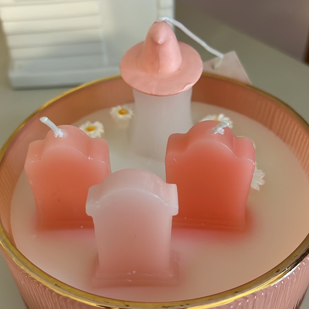 Cupcakes & Cashmere “You’ve Been Ghosted” Candle - Picture 5 of 6